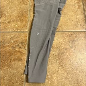 Lululemon SenseKnit Running Tight 28” Men’s Size Medium M Gull Grey (Orig, $168)